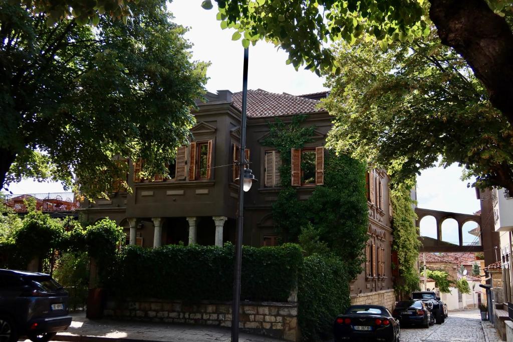 Life Gallery Hotel