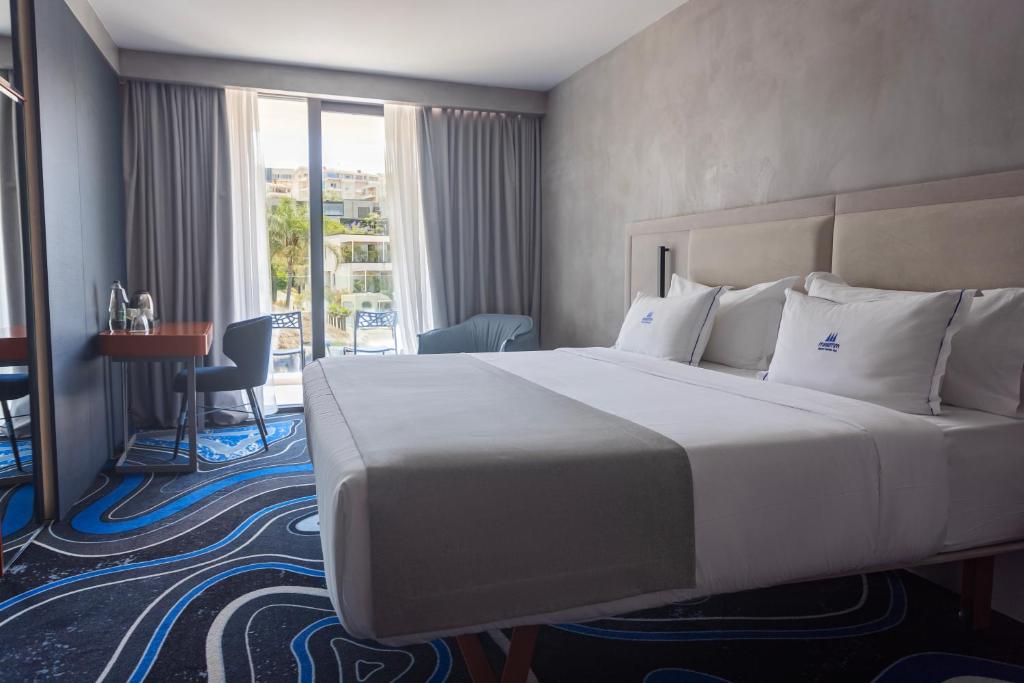 Double Room with Pool View