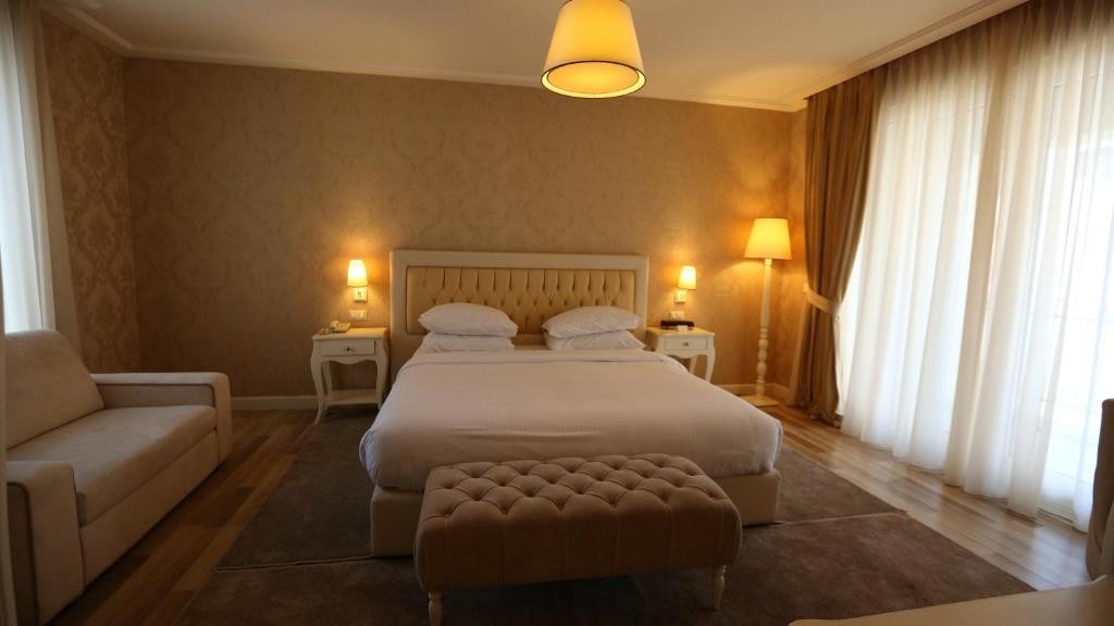 Deluxe Double Room with Balcony and Sea View