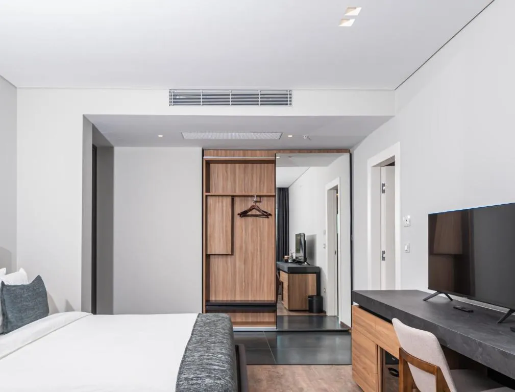 Deluxe King Room