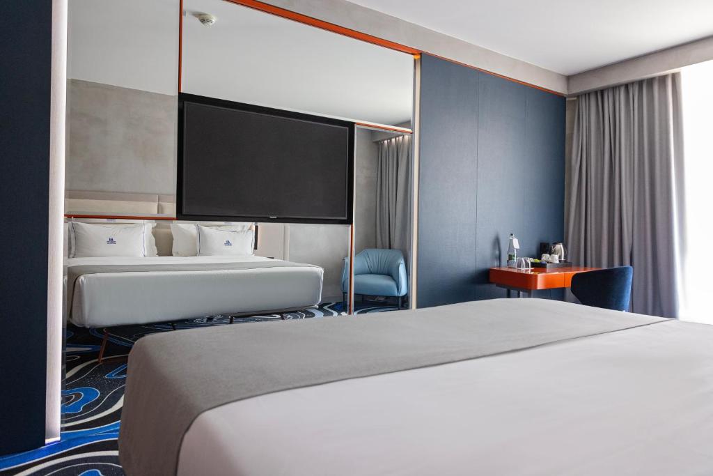 Double Room with Pool View