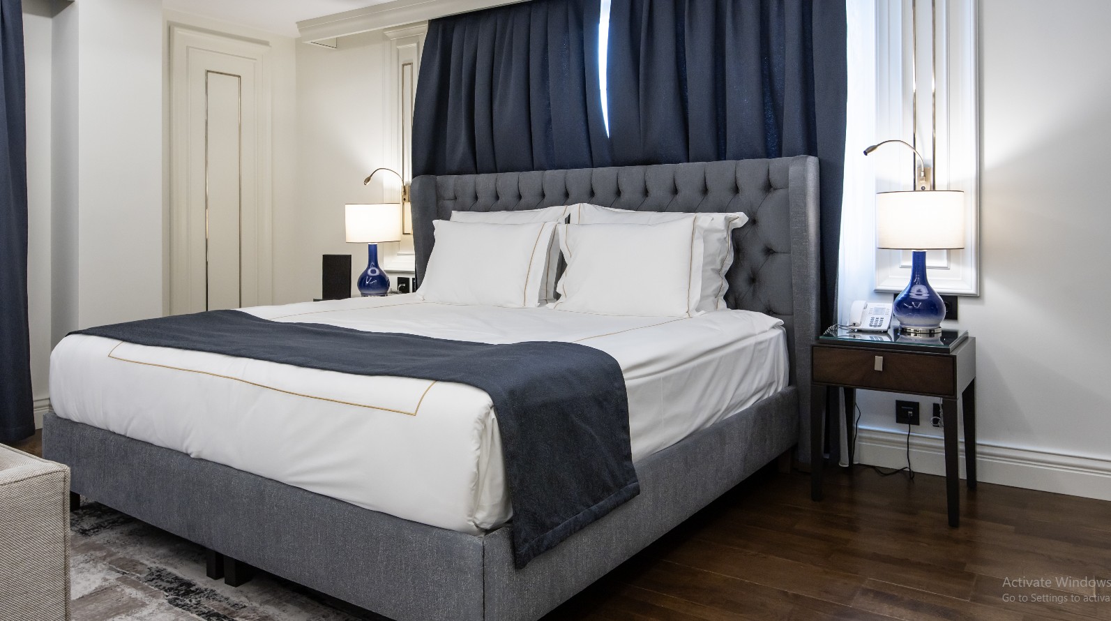 Premier King Suite with City View