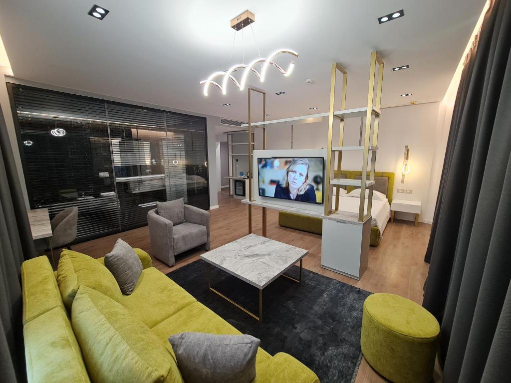 Deluxe Suite