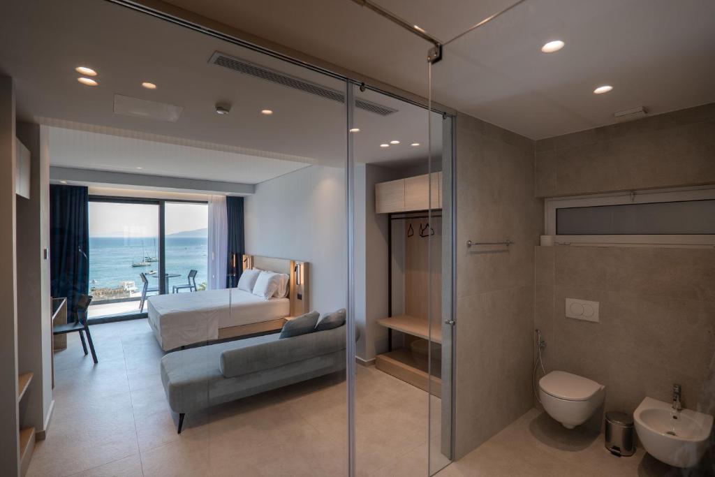 Queen Suite with Sea View
