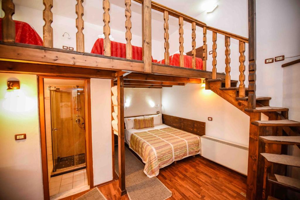 Family Room (4 Adults)