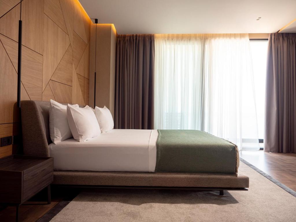 Deluxe Suite with Sea View