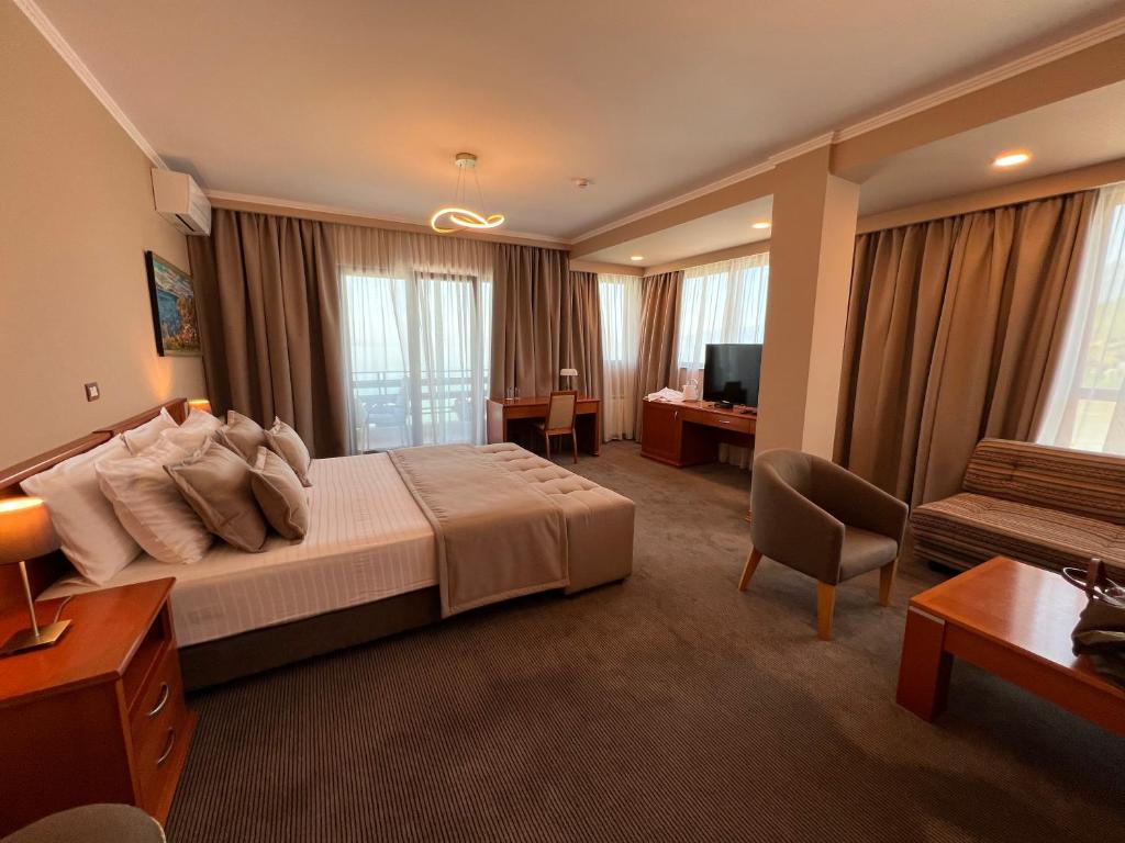 King Suite with Spa Bath