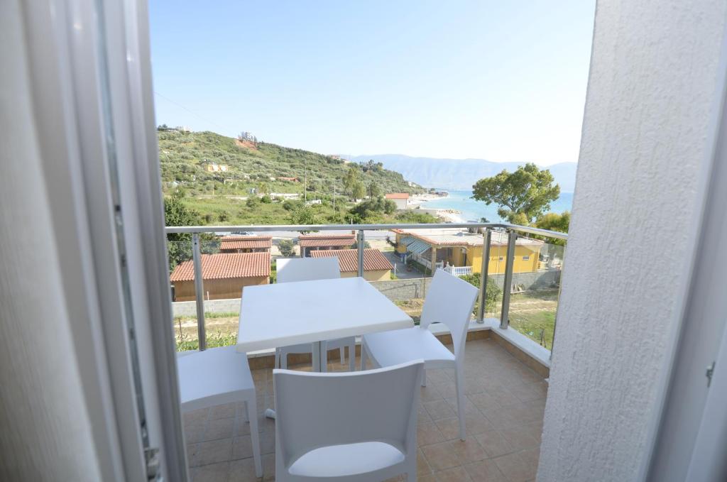 Suite with Partial Sea View