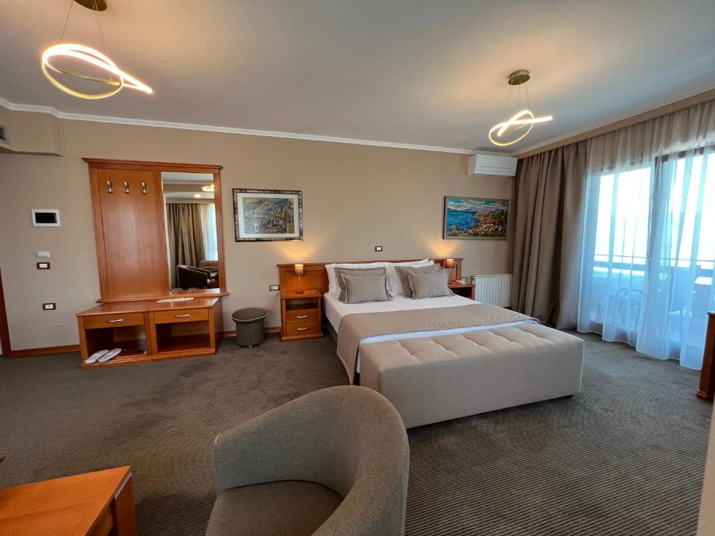 King Suite with Spa Bath