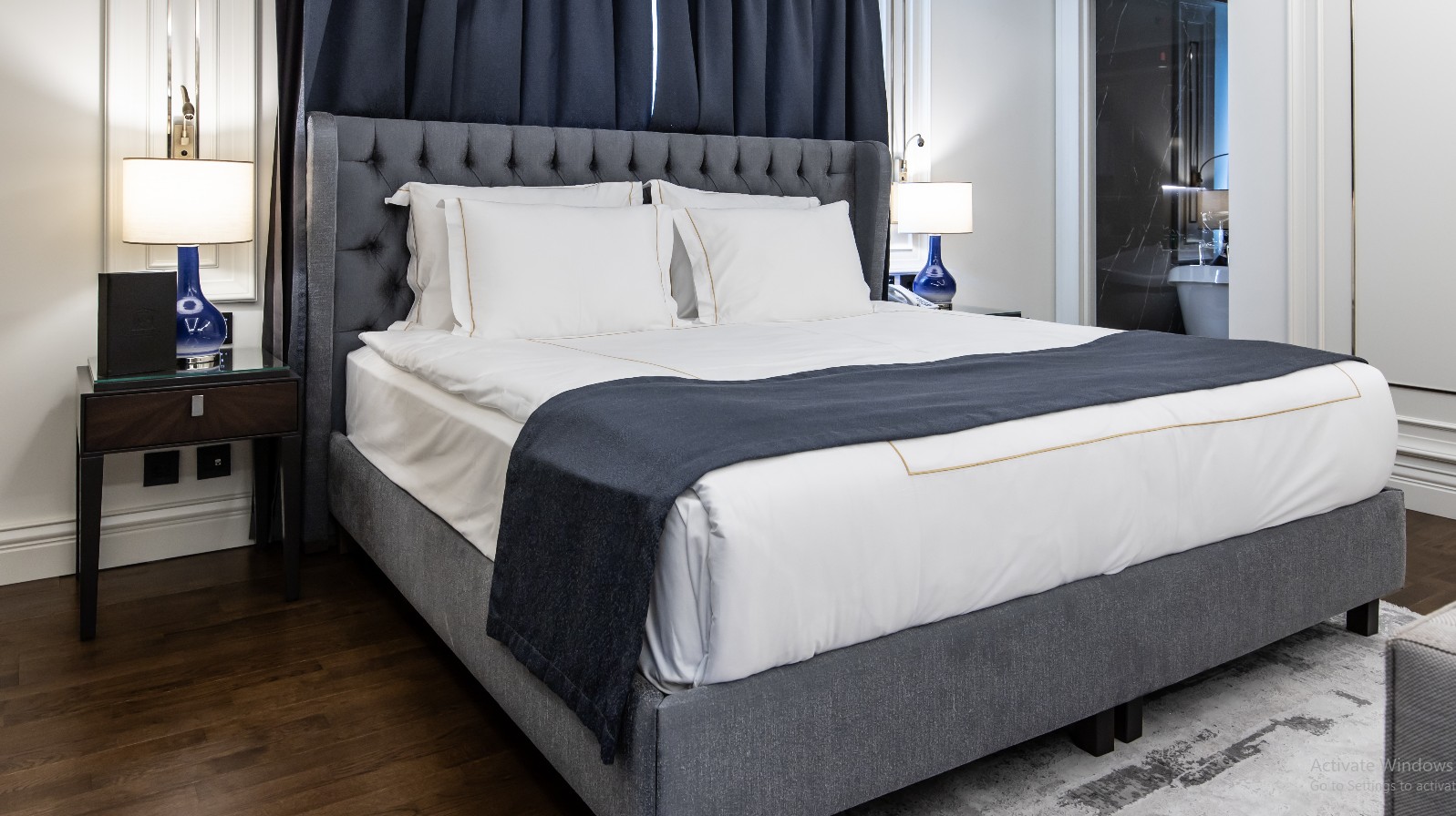 Premier King Suite with City View