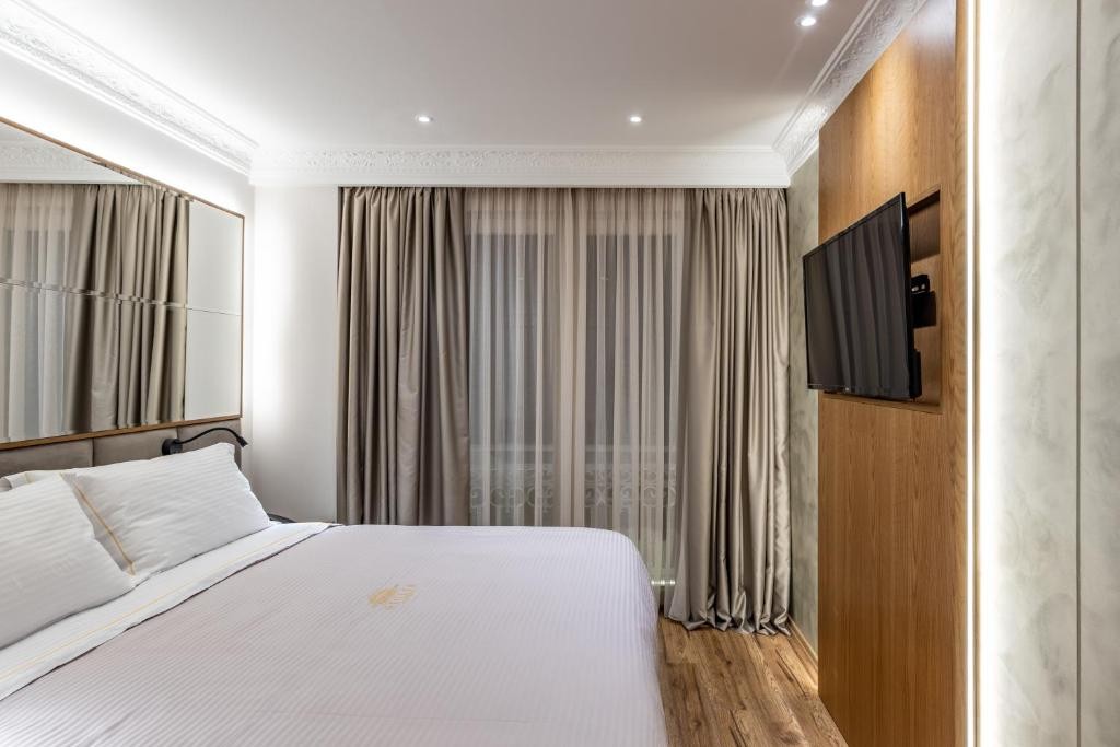 Standard King Room