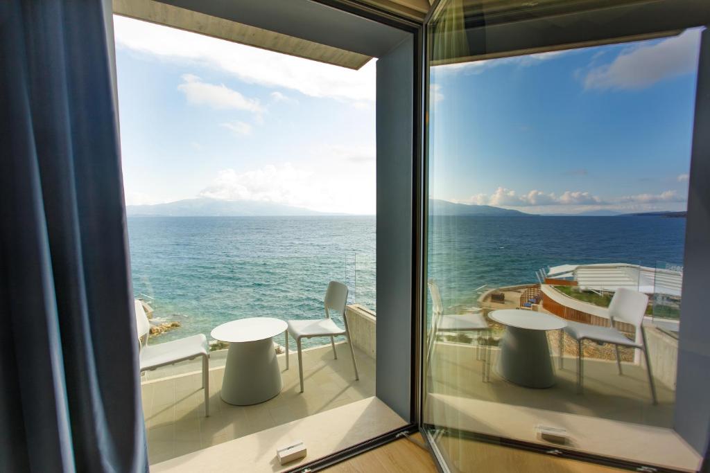 Double Room with Balcony and Sea View