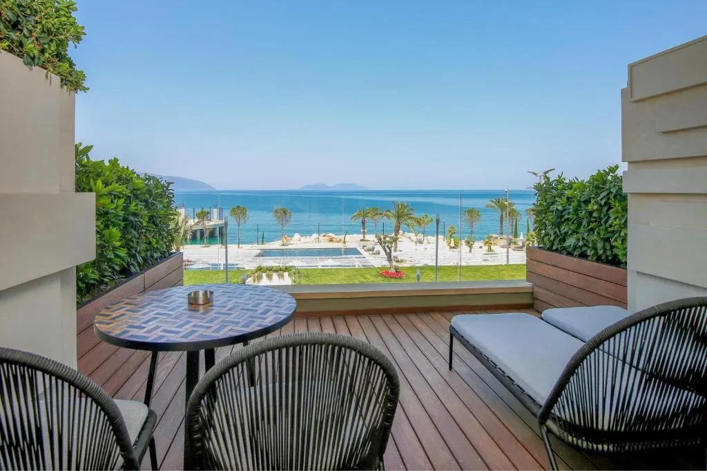 Junior Suite Sea View with Whirlpool
