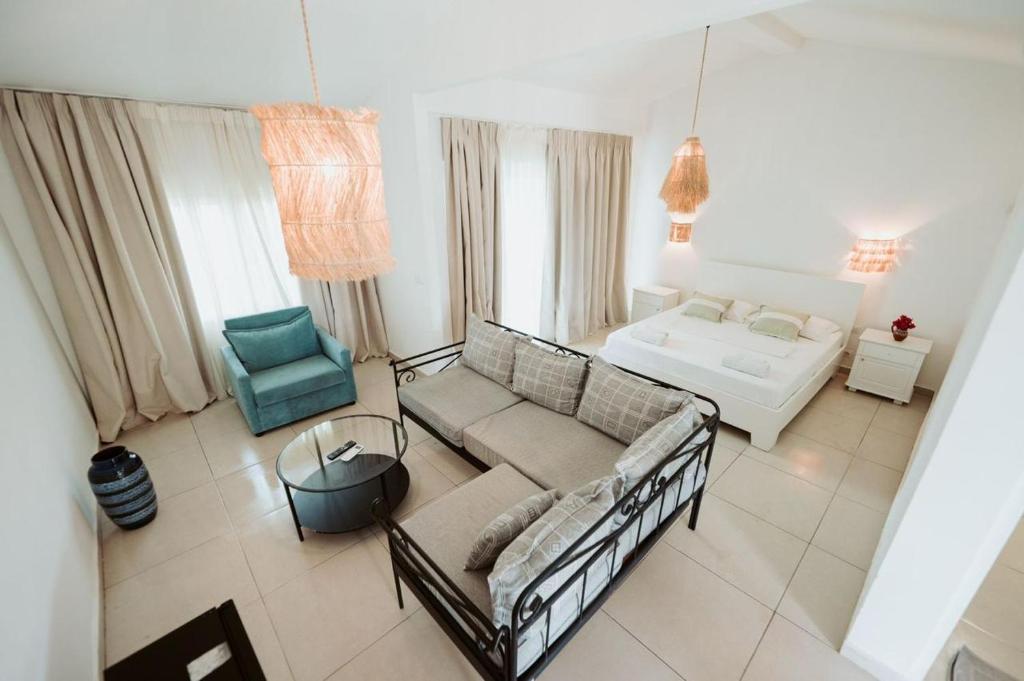 Junior Suite with Garden View